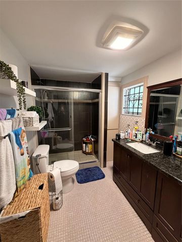 545 NW 136 St, North Miami, FL 33168