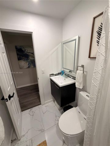 545 NW 136 St, North Miami, FL 33168