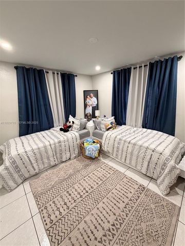 545 NW 136 St, North Miami, FL 33168