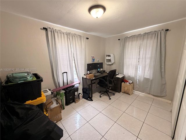 545 NW 136 St, North Miami, FL 33168