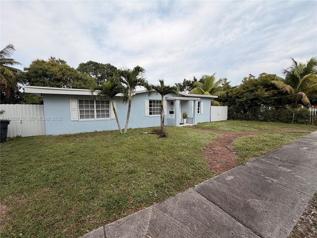 545 NW 136 St, North Miami, FL 33168