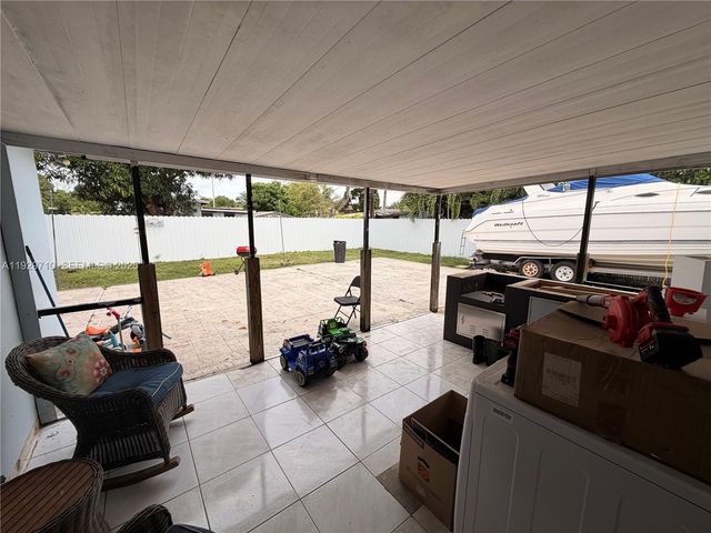 545 NW 136 St, North Miami, FL 33168