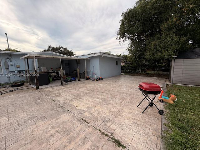 545 NW 136 St, North Miami, FL 33168