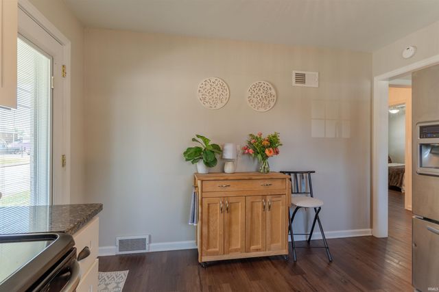 2050 E Walnut Street, Evansville, IN 47714