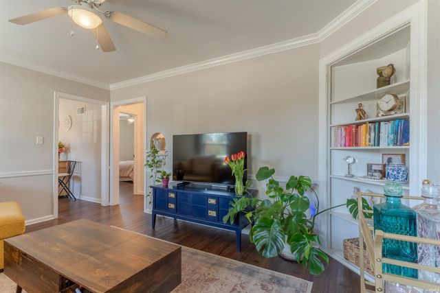 2050 E Walnut Street, Evansville, IN 47714