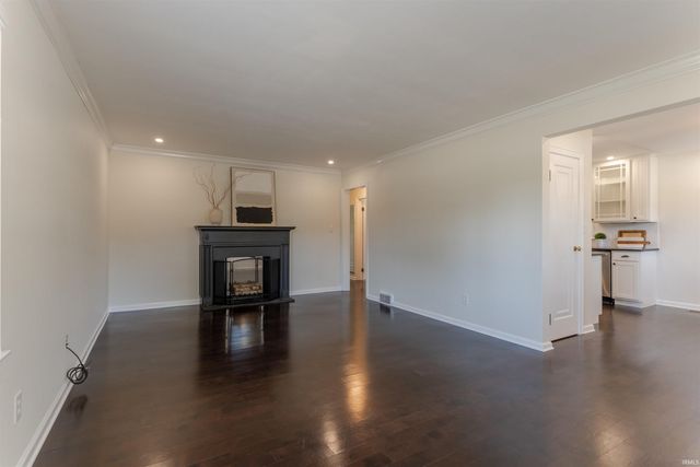 2050 E Walnut Street, Evansville, IN 47714