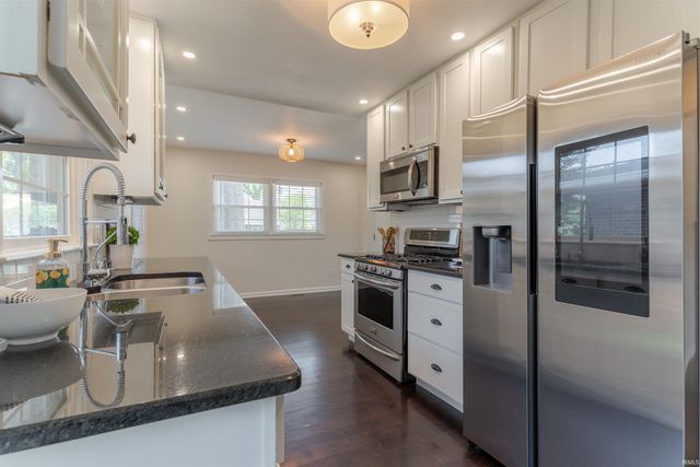 2050 E Walnut Street, Evansville, IN 47714