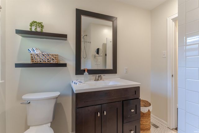 2050 E Walnut Street, Evansville, IN 47714