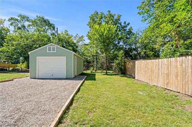 6209 Pear Avenue, Cleveland, OH 44102