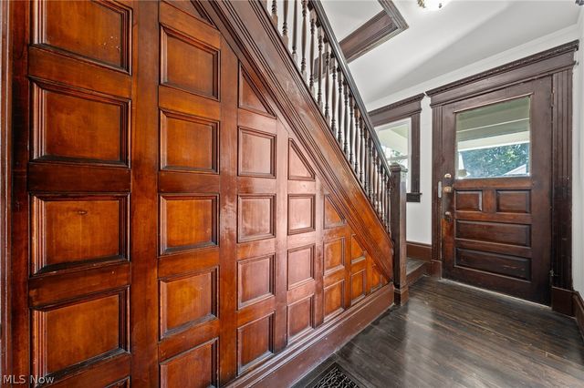6209 Pear Avenue, Cleveland, OH 44102