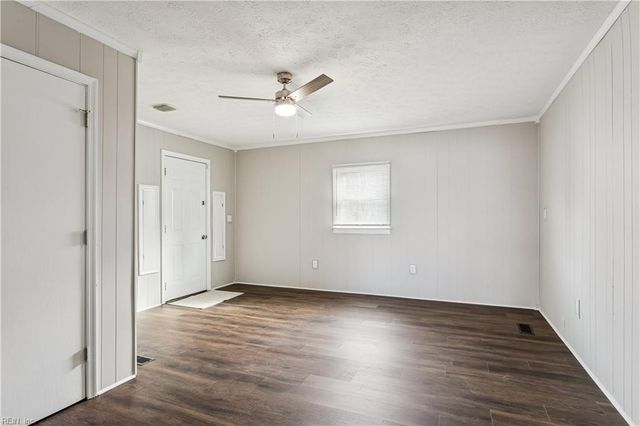 812 Winslow DR, Newport News, VA 23608