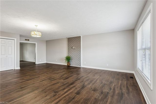 812 Winslow DR, Newport News, VA 23608