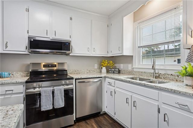 812 Winslow DR, Newport News, VA 23608