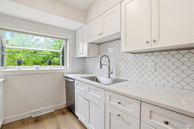 2425 S Ellis Street, Lakewood, CO 80228