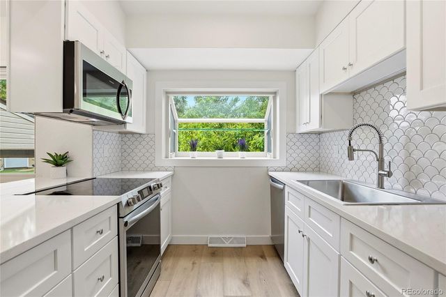 2425 S Ellis Street, Lakewood, CO 80228