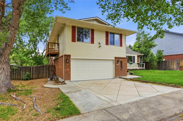 2425 S Ellis Street, Lakewood, CO 80228