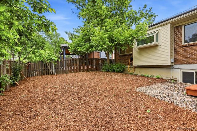 2425 S Ellis Street, Lakewood, CO 80228