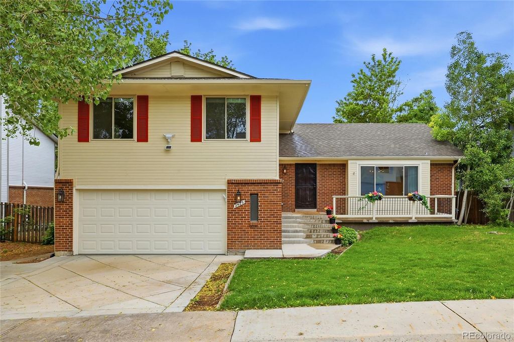 2425 S Ellis Street, Lakewood, CO 80228
