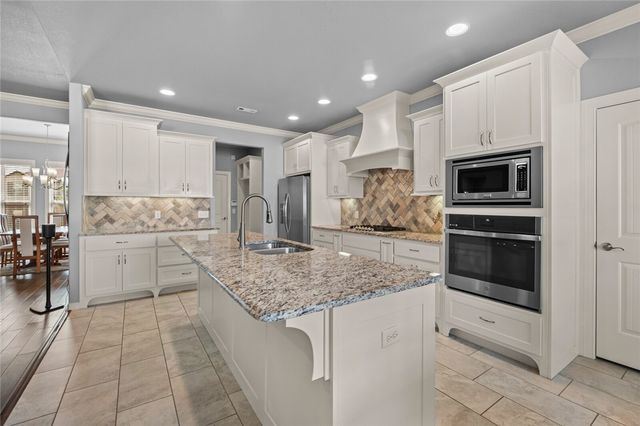 807 Bellmara Circle, Cave Springs, AR 72718