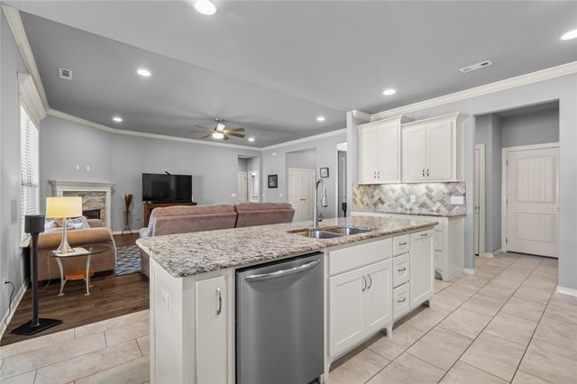 807 Bellmara Circle, Cave Springs, AR 72718