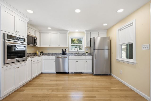 35 Marie St, Tewksbury, MA 01876