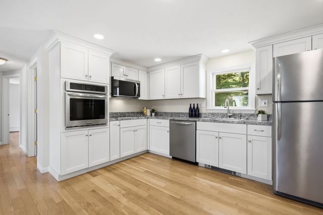35 Marie St, Tewksbury, MA 01876