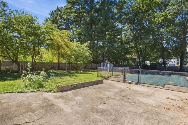 35 Marie St, Tewksbury, MA 01876