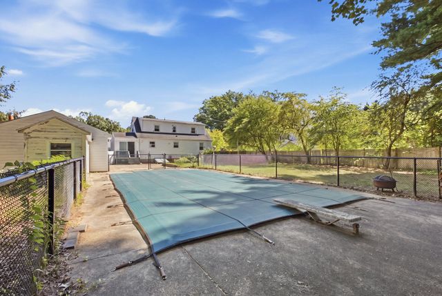 35 Marie St, Tewksbury, MA 01876