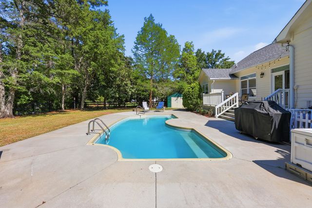 2264 Wedgefield Rd., Georgetown, SC 29440