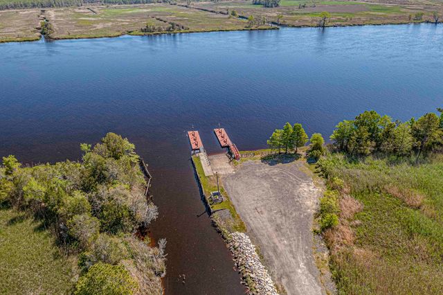 2264 Wedgefield Rd., Georgetown, SC 29440