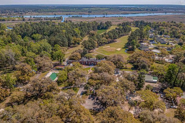 2264 Wedgefield Rd., Georgetown, SC 29440