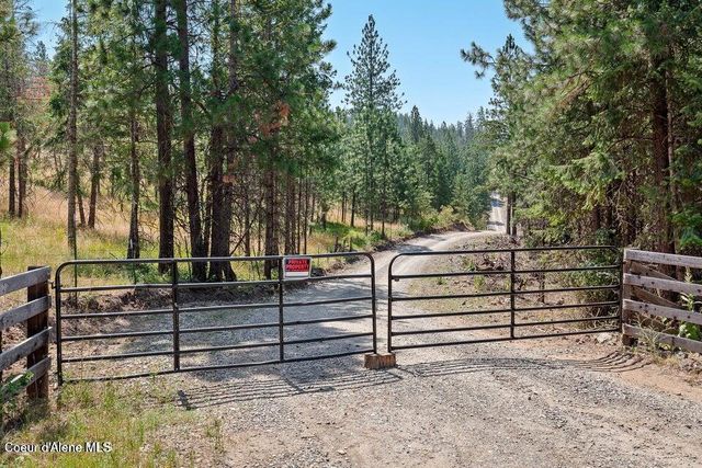 5254 E Mabel Ln, Harrison, ID 83833