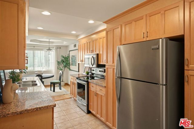 1230 Horn Avenue 201, West Hollywood, CA 90069