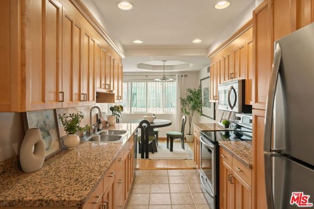 1230 Horn Avenue 201, West Hollywood, CA 90069