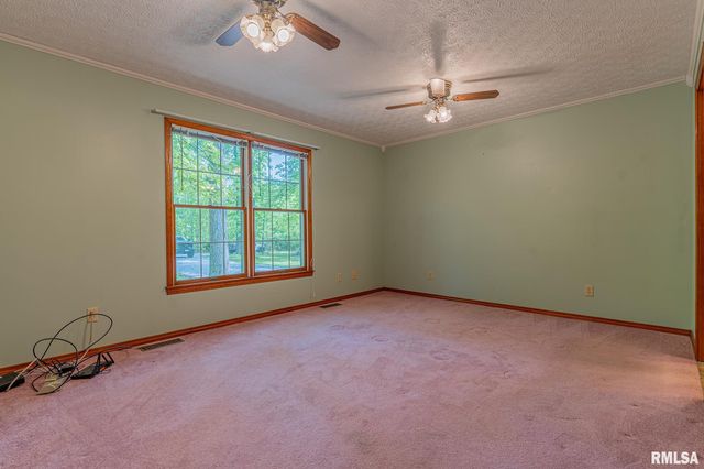 15751 E Tolle Road, Mt Vernon, IL 62864