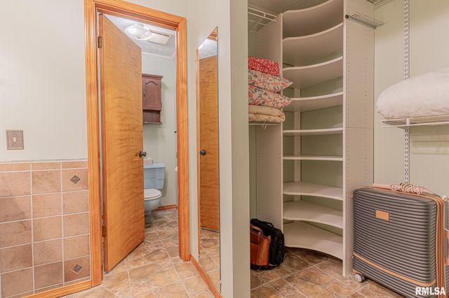 15751 E Tolle Road, Mt Vernon, IL 62864