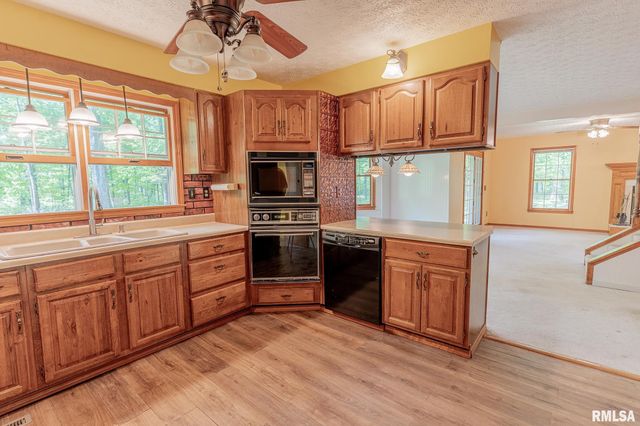 15751 E Tolle Road, Mt Vernon, IL 62864