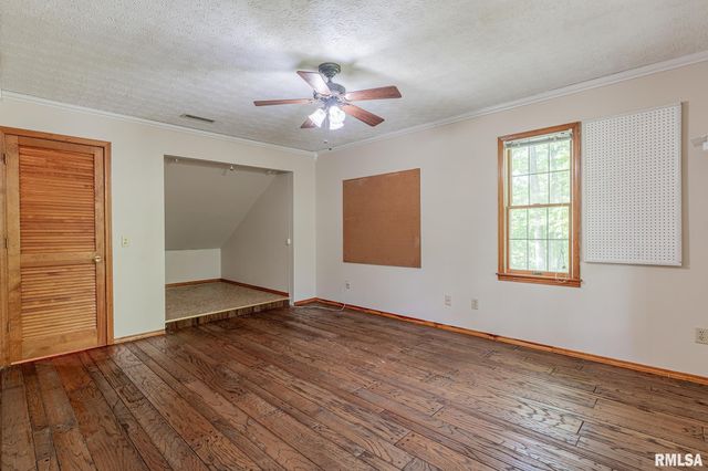 15751 E Tolle Road, Mt Vernon, IL 62864