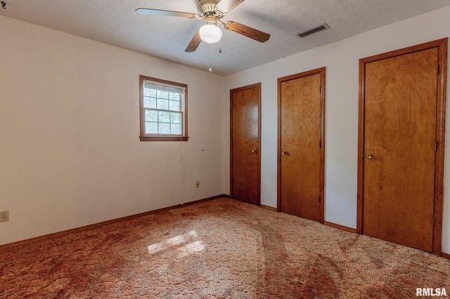 15751 E Tolle Road, Mt Vernon, IL 62864