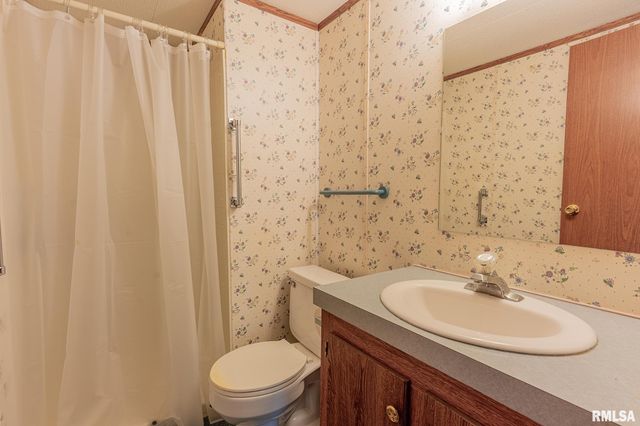 15751 E Tolle Road, Mt Vernon, IL 62864