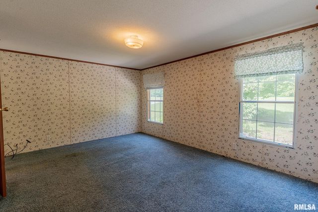 15751 E Tolle Road, Mt Vernon, IL 62864