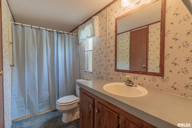 15751 E Tolle Road, Mt Vernon, IL 62864