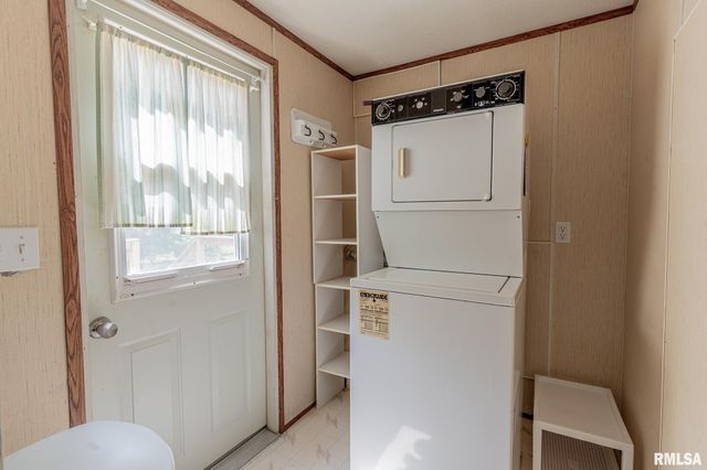 15751 E Tolle Road, Mt Vernon, IL 62864