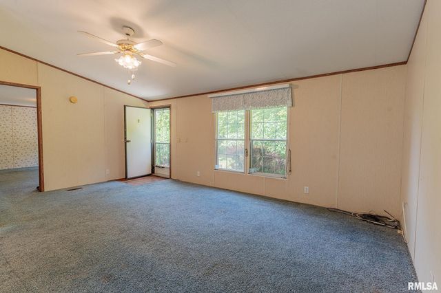 15751 E Tolle Road, Mt Vernon, IL 62864