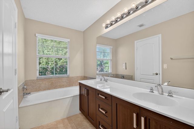 5810 Monterra Club Drive, Lake Worth, FL 33463