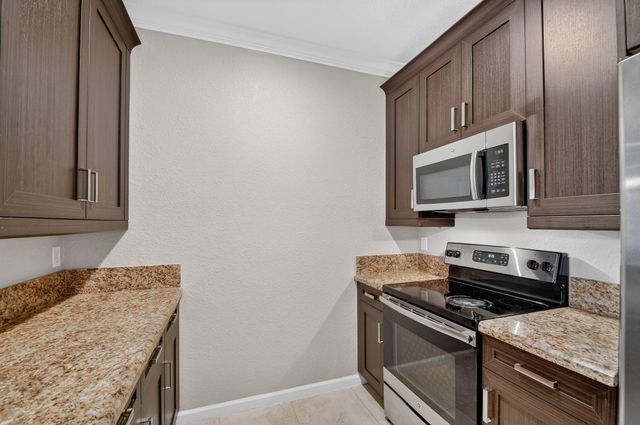 5810 Monterra Club Drive, Lake Worth, FL 33463