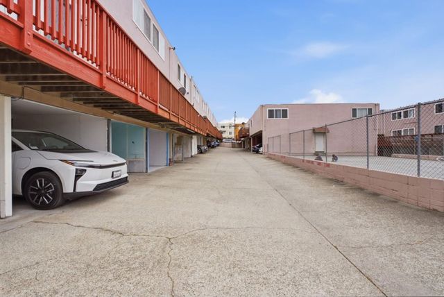 576 Sylvan Street 15, Daly City, CA 94014
