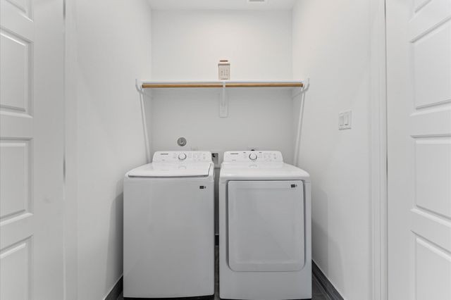 328 Neyland Street, Houston, TX 77022