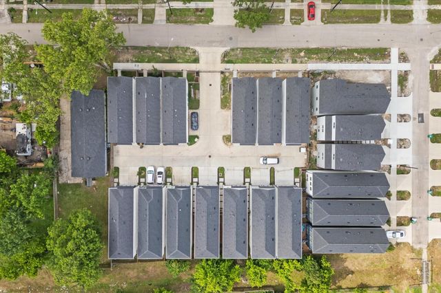 328 Neyland Street, Houston, TX 77022