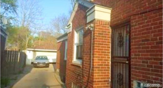 18418 Edinborough Road, Detroit, MI 48219